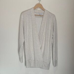 Athleta Cream V-Neck Women's Sweater, Size M/T